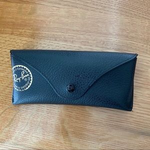 Ray-ban glass case and wipe